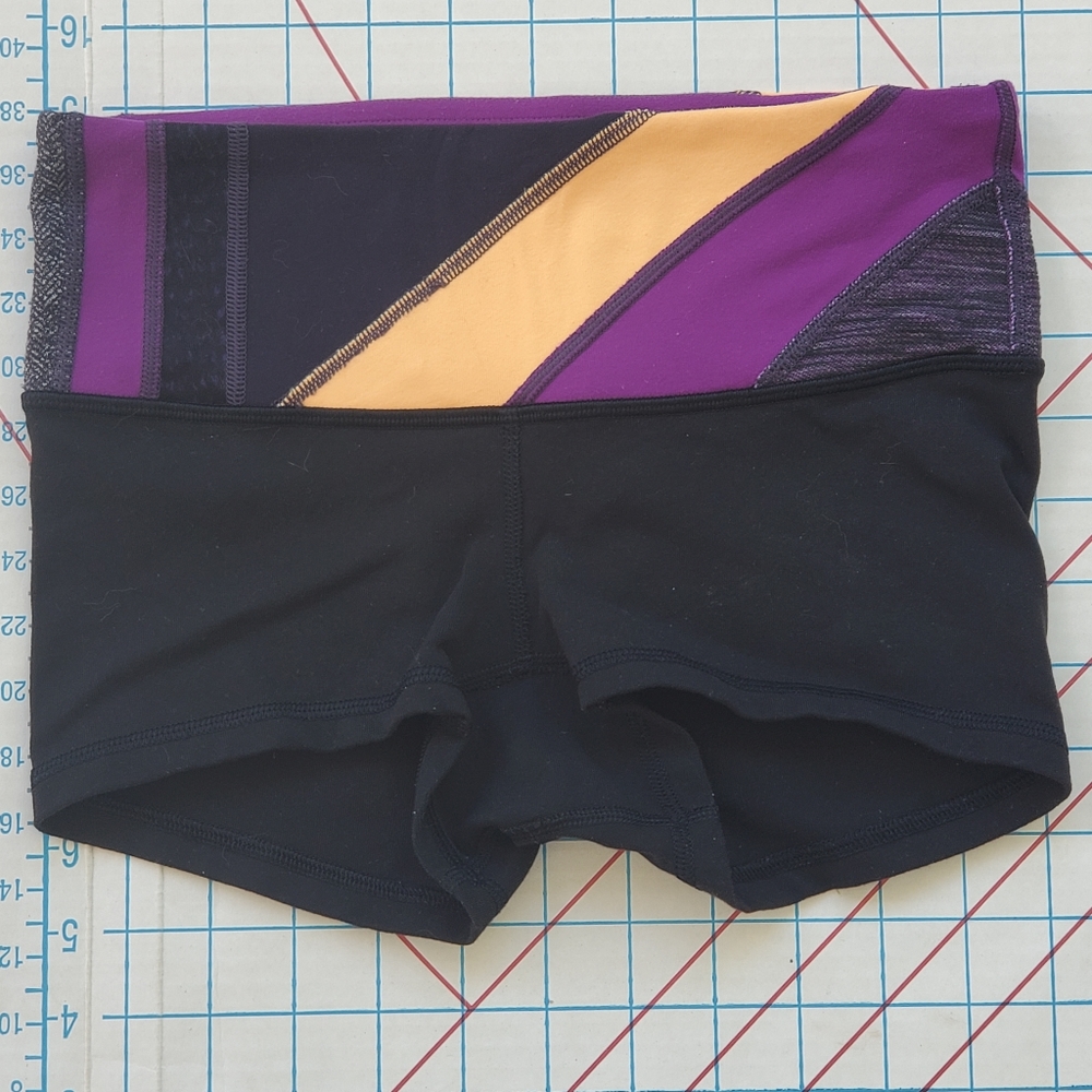 Lululemon Boogie Shorts Women's Size 2 Grey Gray Black Purple